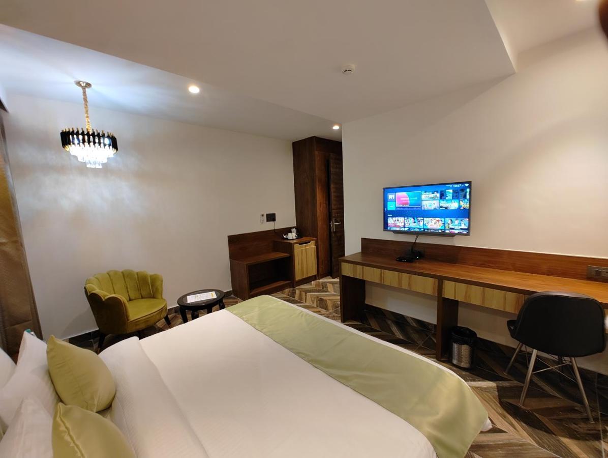 Grand Luxotica By Dls Hotels Dehradun Eksteriør bilde