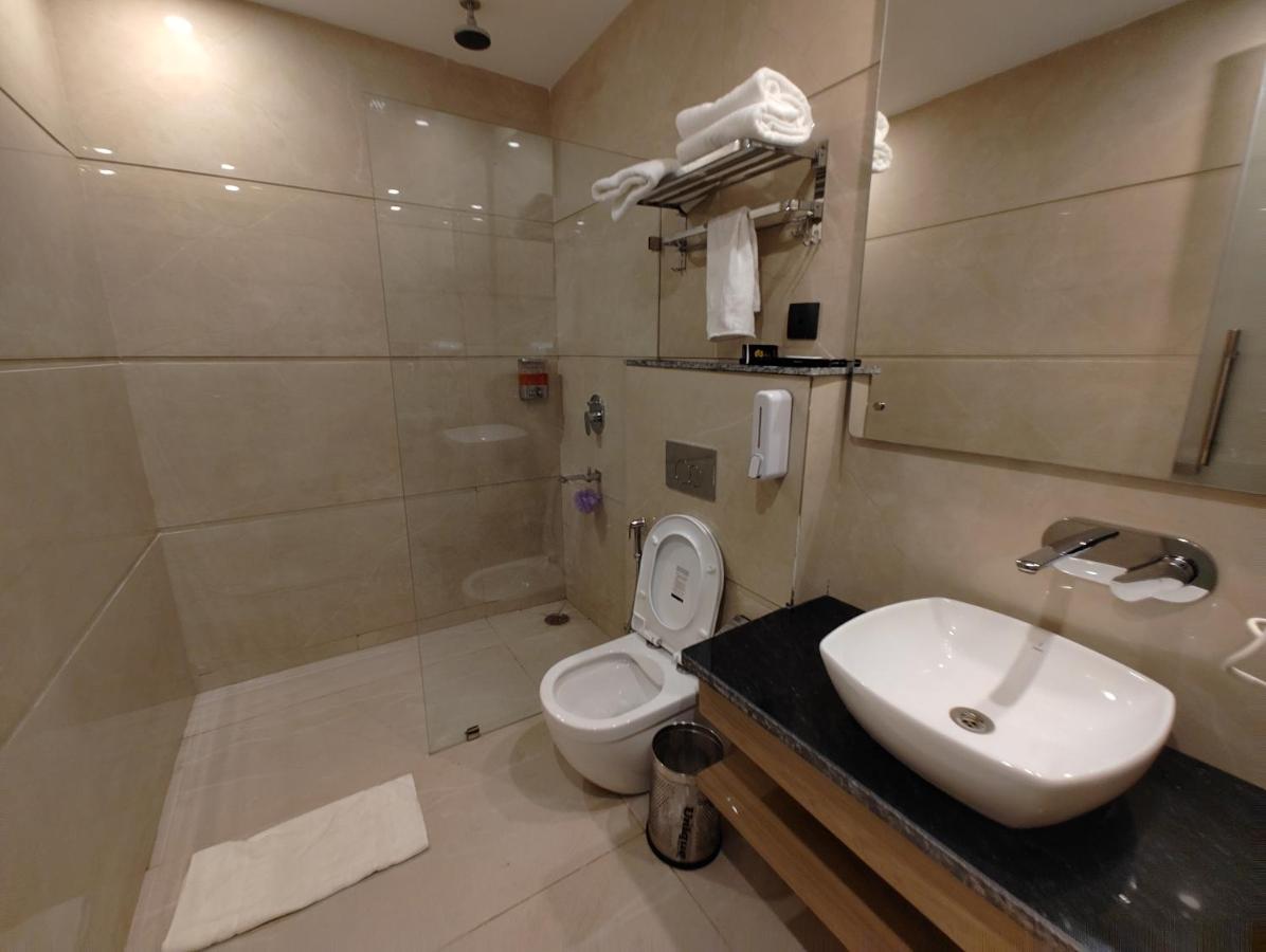 Grand Luxotica By Dls Hotels Dehradun Eksteriør bilde