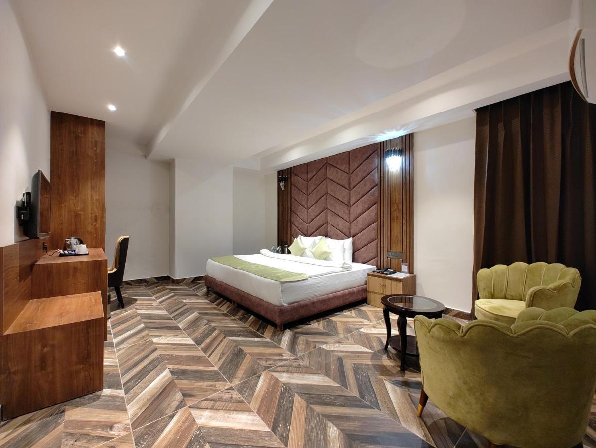 Grand Luxotica By Dls Hotels Dehradun Eksteriør bilde