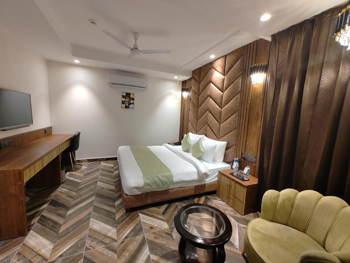 Grand Luxotica By Dls Hotels Dehradun Eksteriør bilde