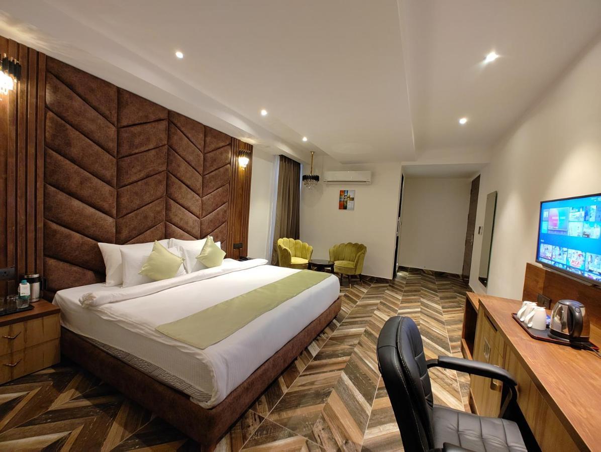 Grand Luxotica By Dls Hotels Dehradun Eksteriør bilde