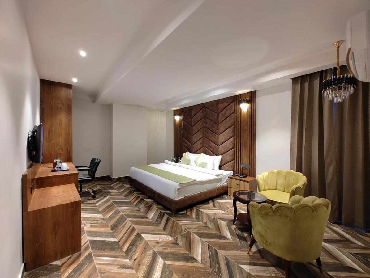 Grand Luxotica By Dls Hotels Dehradun Eksteriør bilde