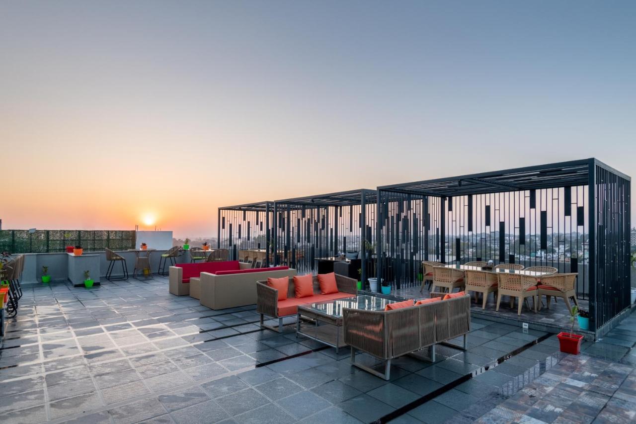 Grand Luxotica By Dls Hotels Dehradun Eksteriør bilde
